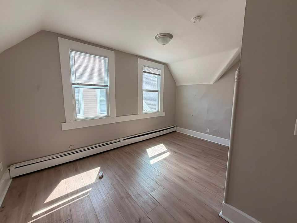 2nd image of 254 Winthrop Ave #3B