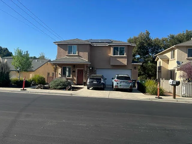 4 bed, 2.5 bath, 1945 sqft, $3,950 — Photo 4