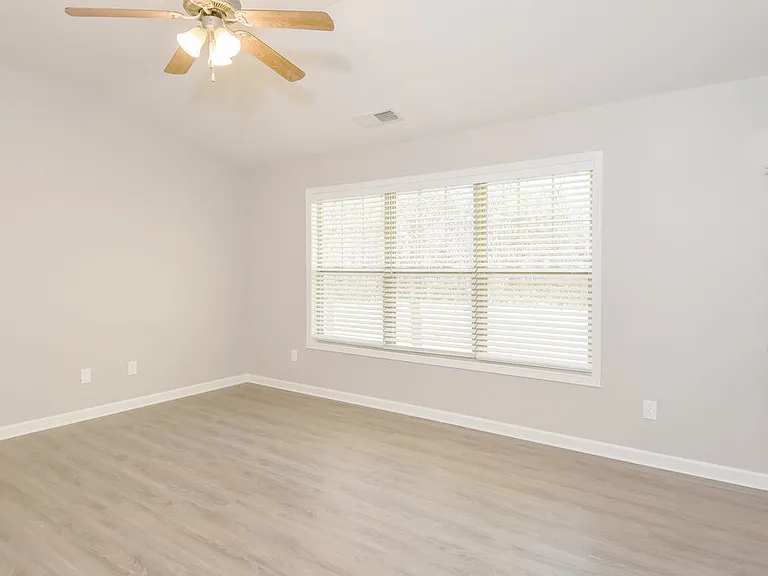 121 Townview Dr — Photo 12