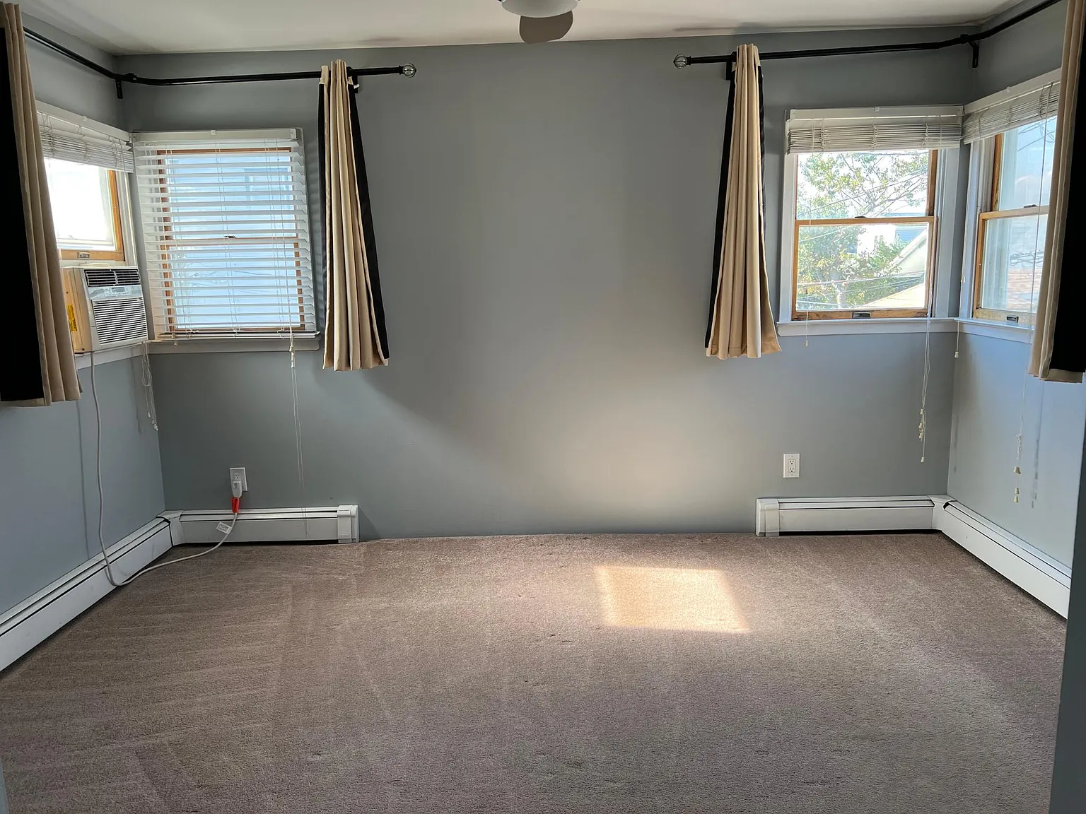 563 Neptune Blvd — Photo 4
