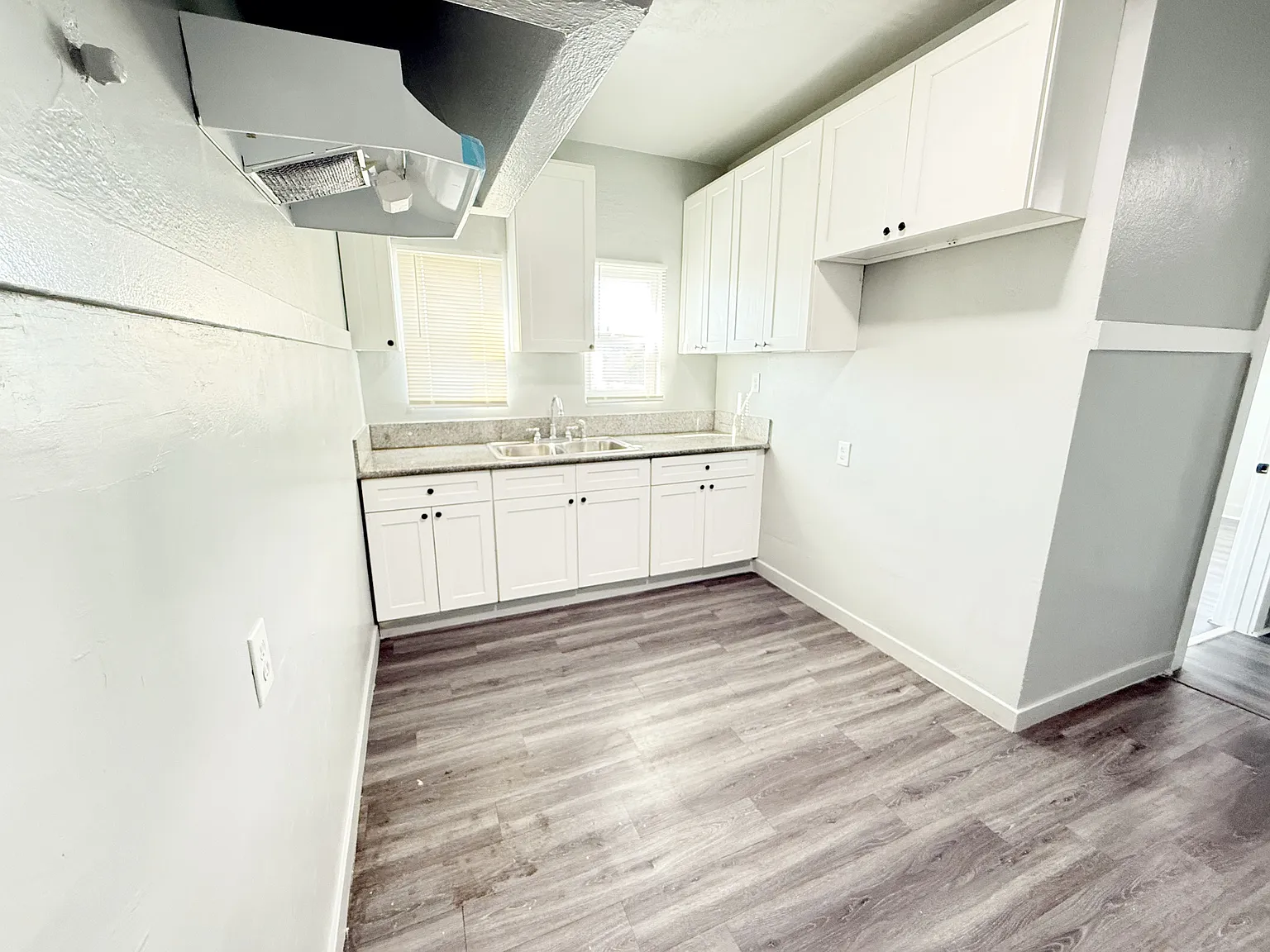 404 North Fries Avenue - 6 — Photo 3