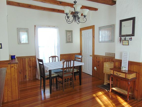 3rd image of 17 Pleasant St