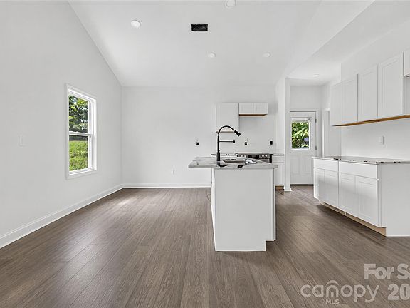 5th image of 615 Smith St