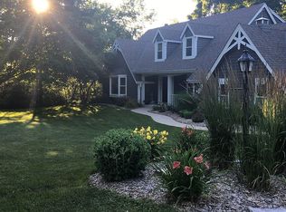 19880 W Hickory Trl, New Berlin, WI 53146