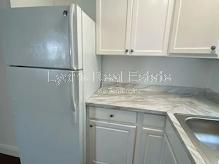 717 Burdick Ave — Photo 3