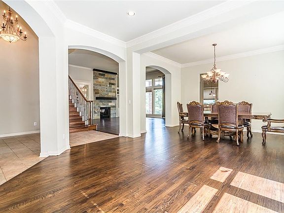 4th image of 4449 Mariner Dr