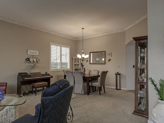 5th image of 402 Bowers Way