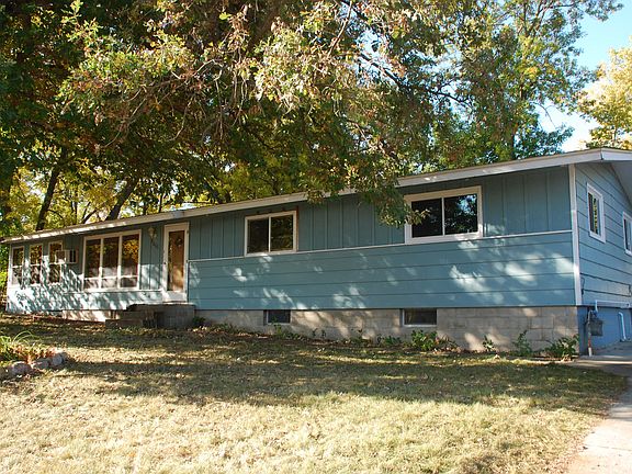 Front of home viewing Lake!