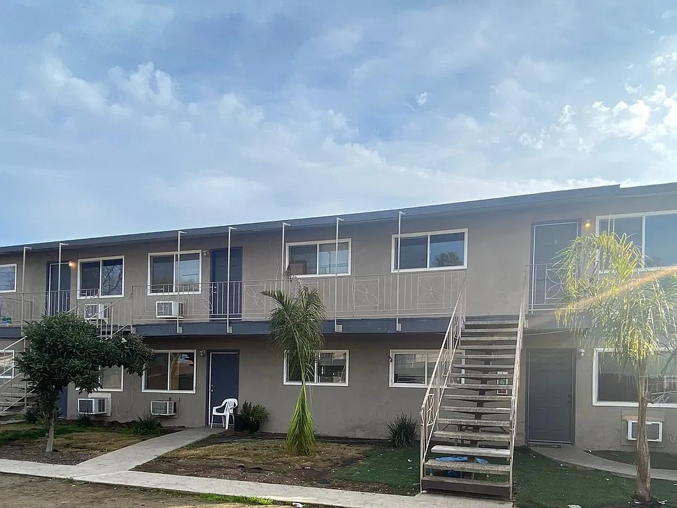 4431 E Hedges Ave #C