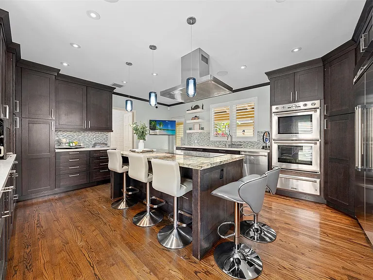 330 Royal Plaza Dr — Photo 12