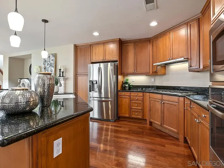 2759 E Bainbridge Rd — Photo 15