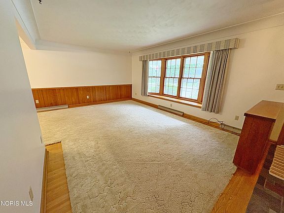 4th image of 1005 Gustin Ave