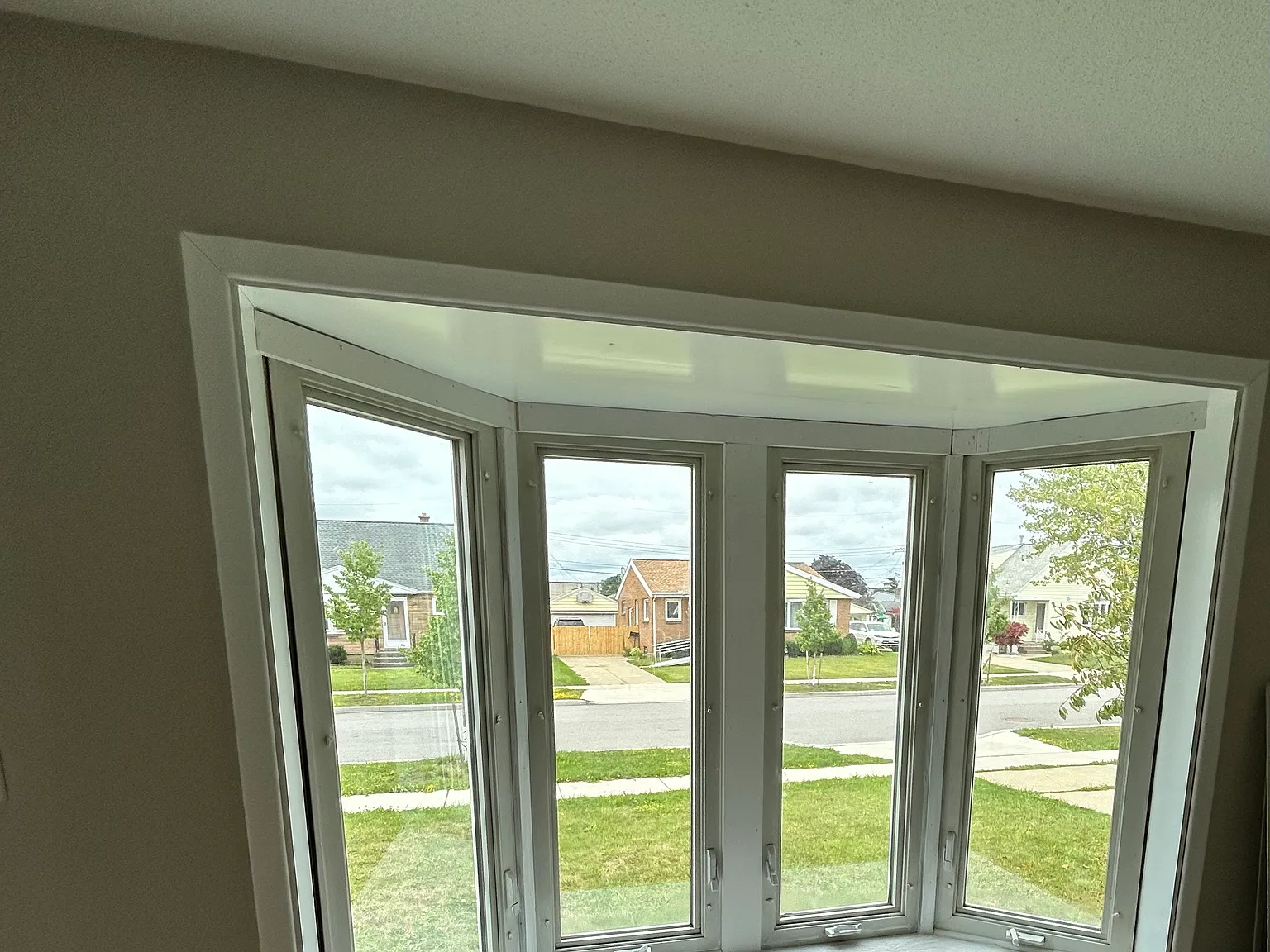 3 bed, 1228 sqft, $2,050 — Photo 4
