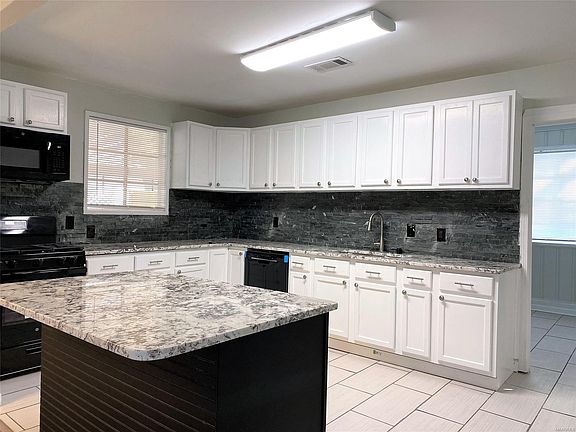 4th image of 3720 Honeysuckle Ct