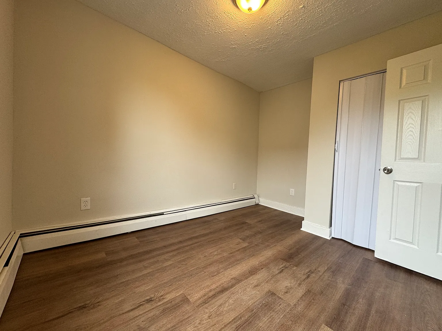 4 bed, 1200 sqft, $2,345 — Photo 3
