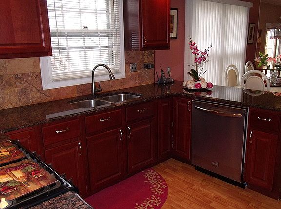 4th image of 1502 Frank Ave