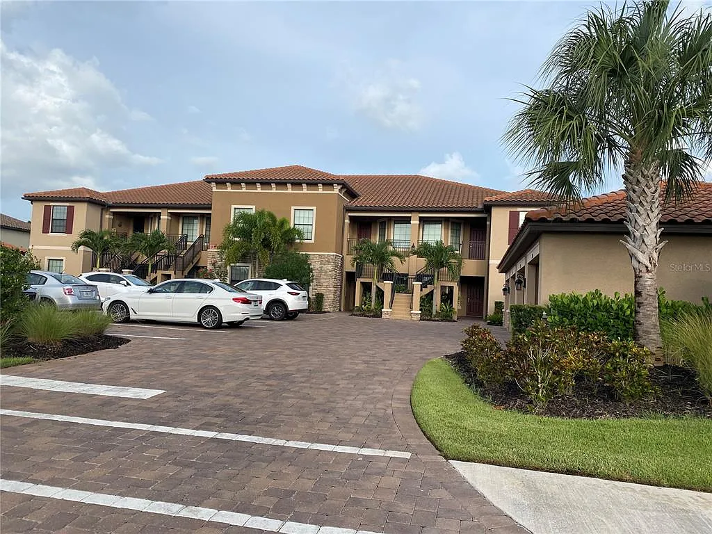 2 bed, 2.0 bath, 1528 sqft, $3,400 — Photo 2