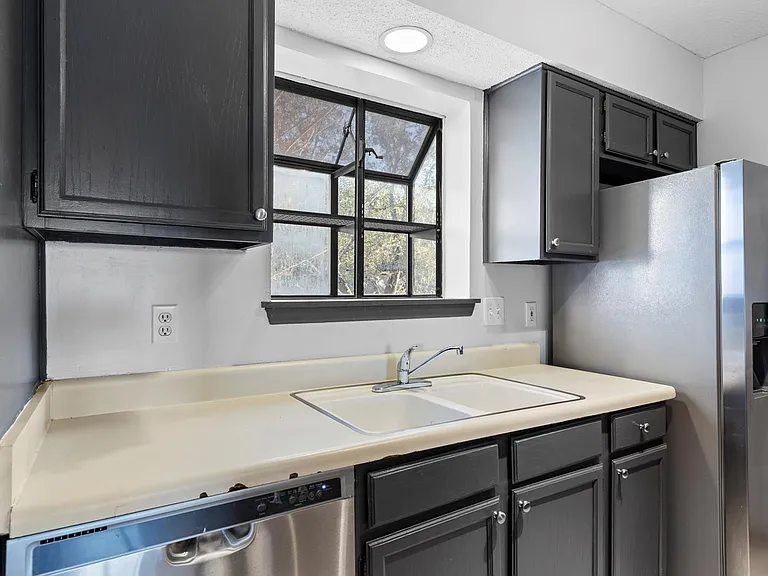 4212 Medical Dr #306 — Photo 7