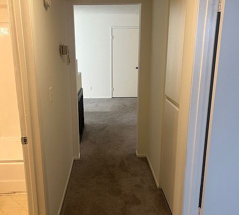5th image of 12701 Moorpark St APT 101
