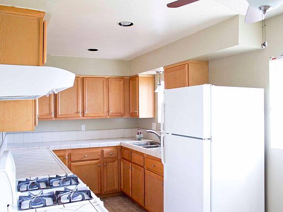 4th image of 211 N Huntington Ave APT 12