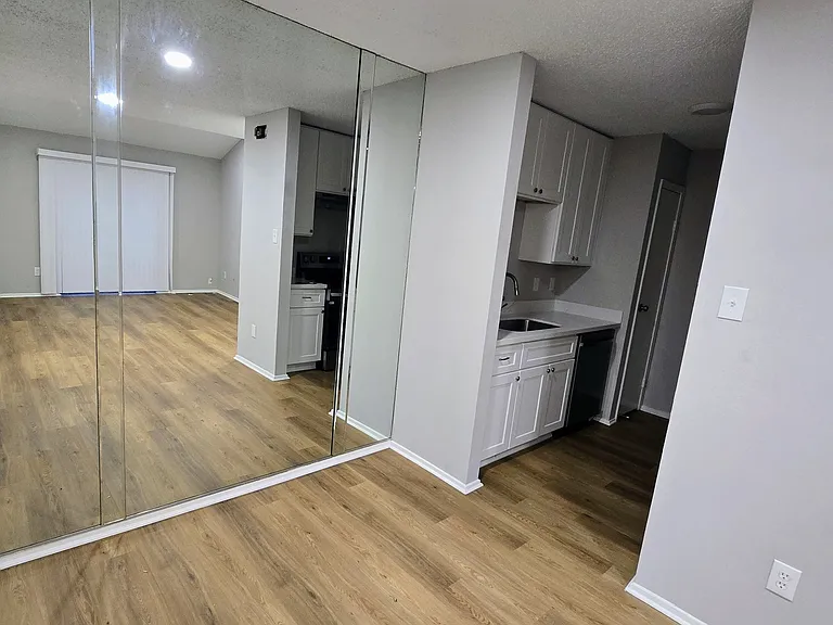 10049 Westpark Dr #118 — Photo 15