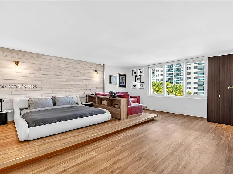 2301 Collins Ave #714 — Photo 6