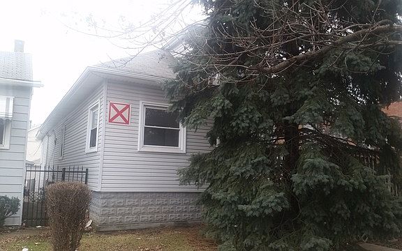 4th image of 2105 N Melvina Ave