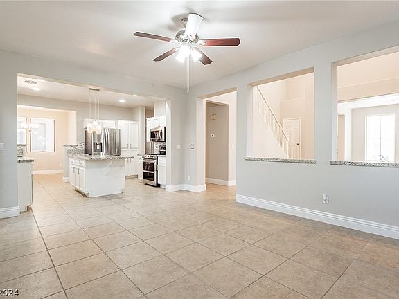 3rd image of 11200 Campanile St