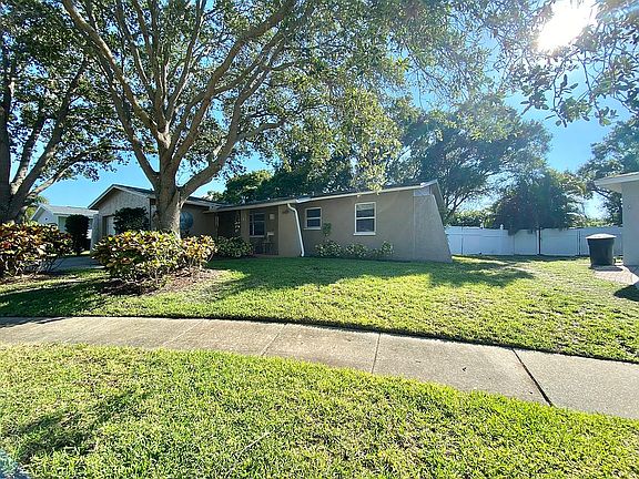 3rd image of 6100 16th Ln NE