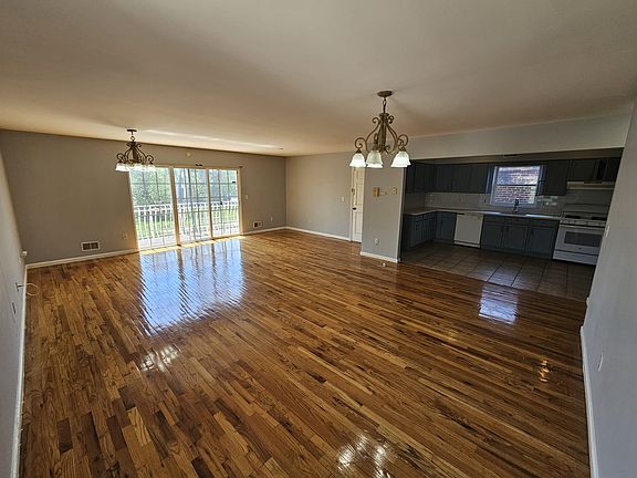3rd image of 93 Bragaw Ave Floor 2