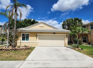 9871 Red Heart Ln, Fort Lauderdale, FL 33321