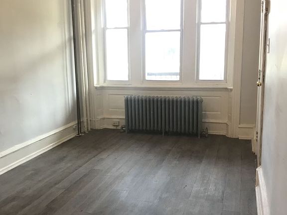 3rd image of 1313 W Allegheny Ave