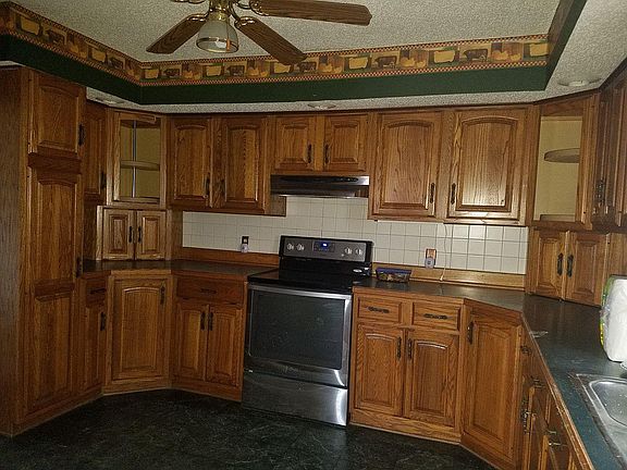 4th image of 130 S Freeborn St