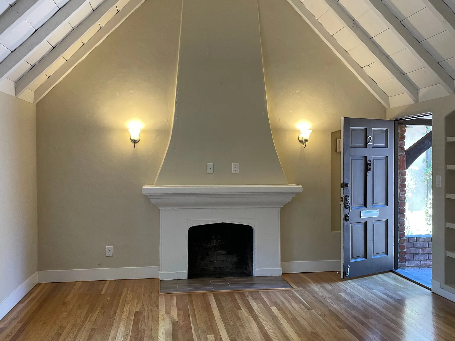 79 E Duane Street — Photo 3