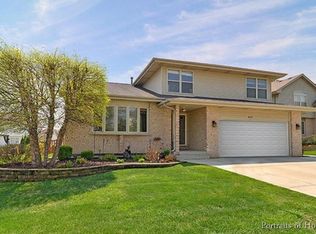 425 2nd Pl, Glendale Heights, IL 60139