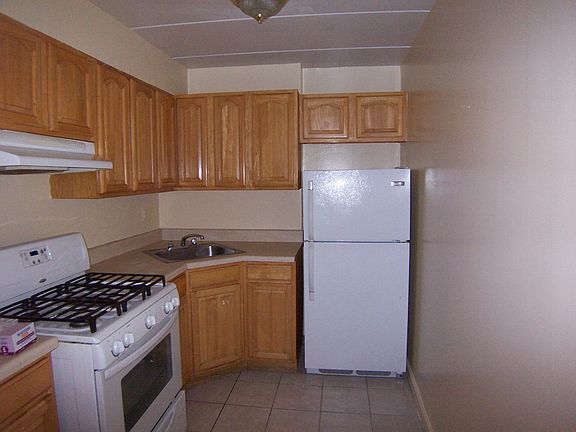 3rd image of 317 Mount Eden Pkwy #3