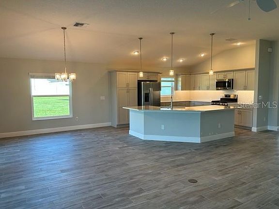 2nd image of 2855 Carlton Ln
