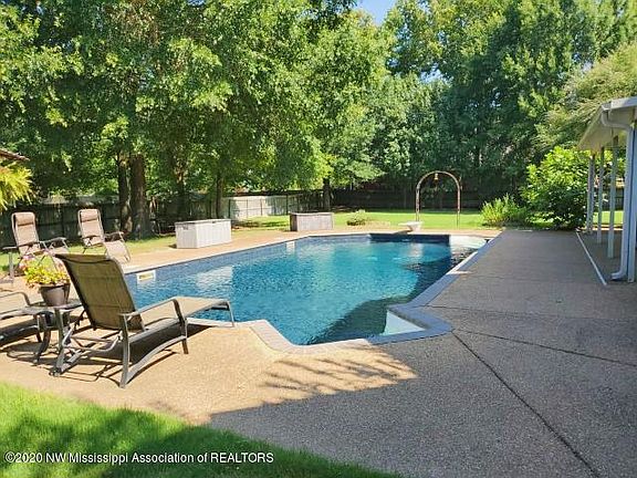 4th image of 6105 Autumn Oaks Dr