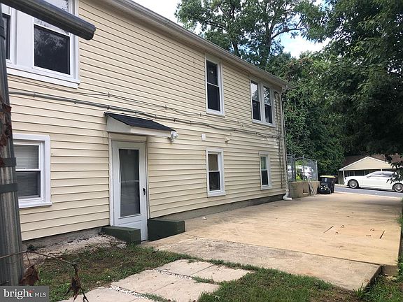 2nd image of 516 Mentor Ave