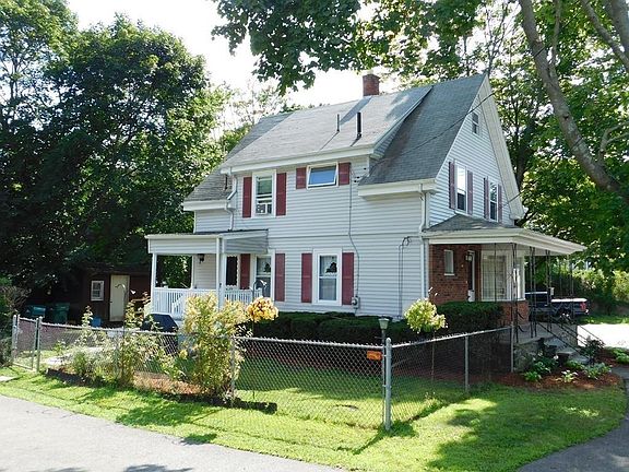 3rd image of 26 Lynnmere Ave