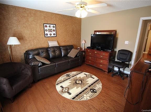 4th image of 809 Suequay Ct