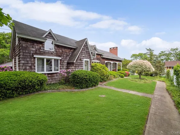 9 Lakeland Avenue, Patchogue, NY 11772