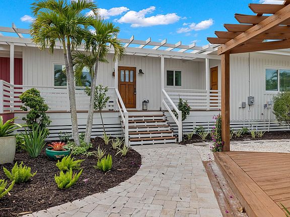 3rd image of 3822 Coquina Dr
