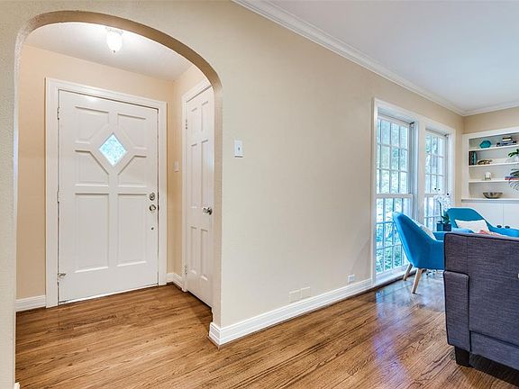 4th image of 6116 Kenwood Ave