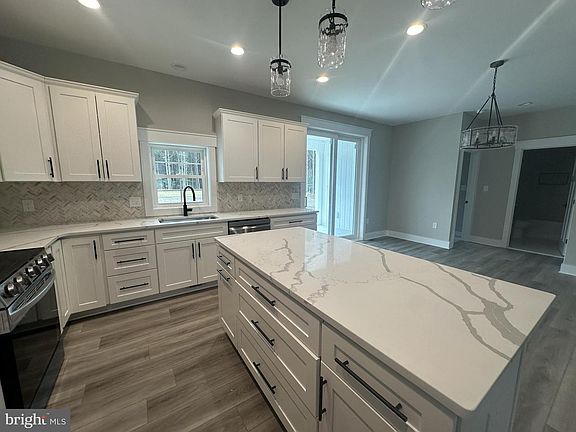 4th image of 19426 Parsons Rd