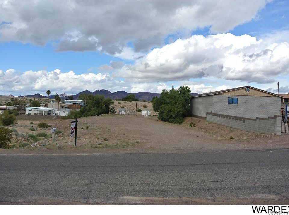 1st image of 1032 Vista Dr