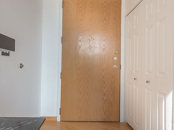 2nd image of 633 S Plymouth Ct APT 901