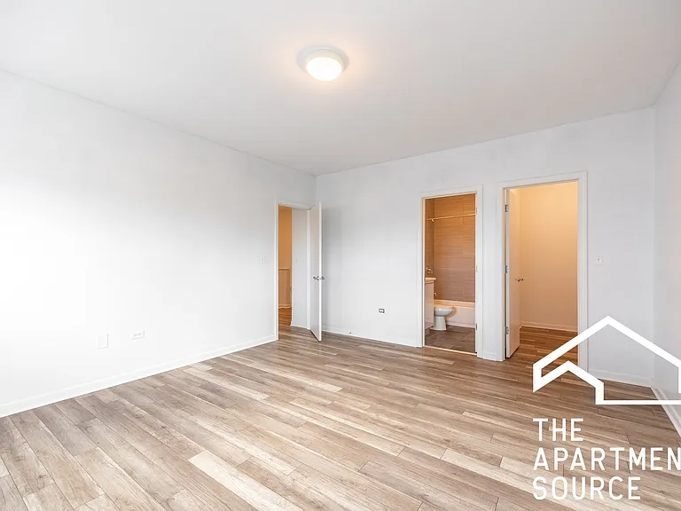 2700 W North Ave #204 — Photo 8