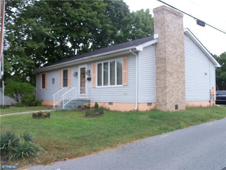 2nd image of 606 Spring Garden St