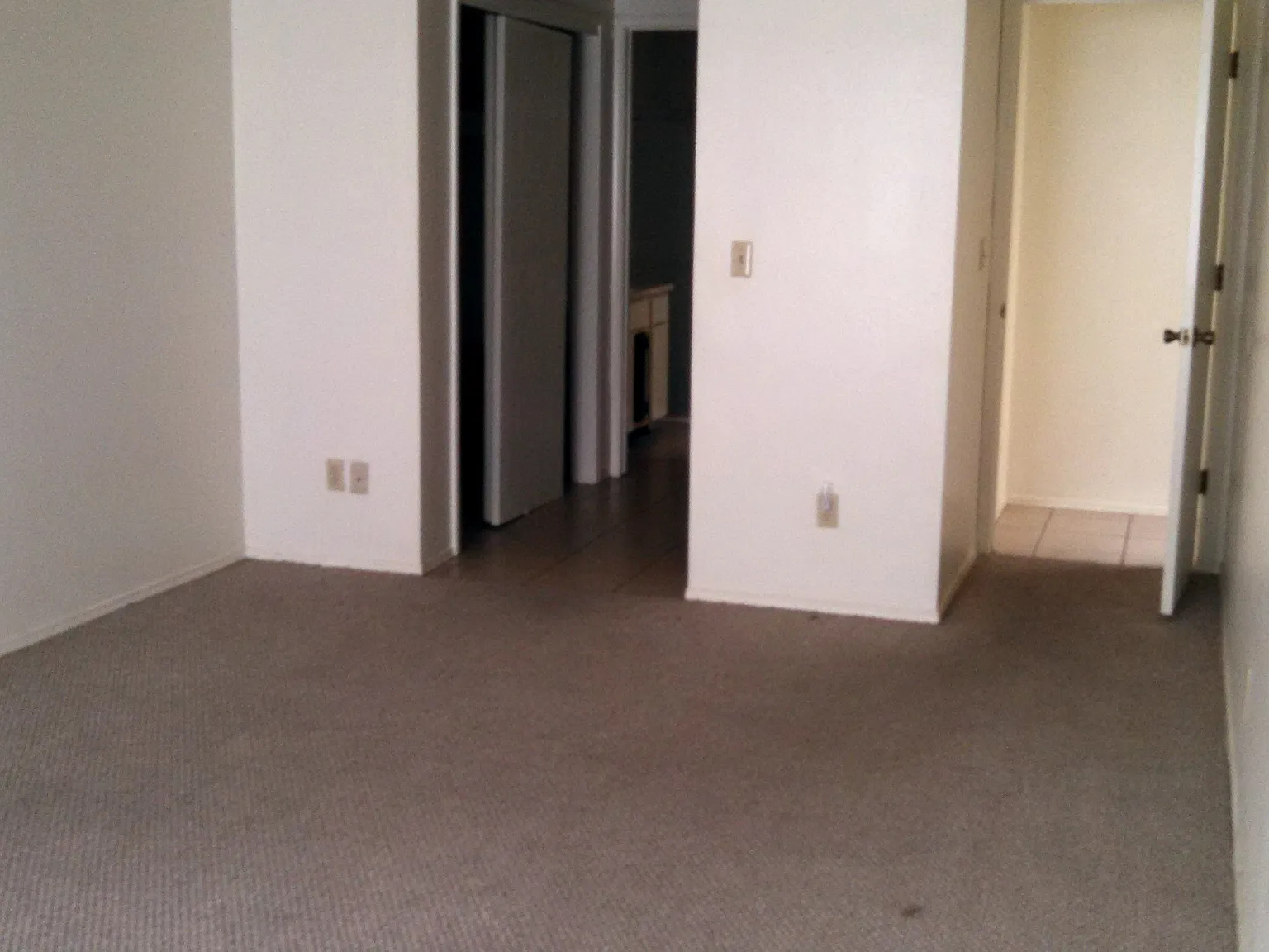 2 bed, 1100 sqft, $1,175 — Photo 2